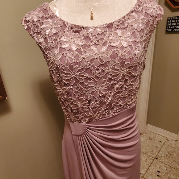 Dress - Picture 3 of 11